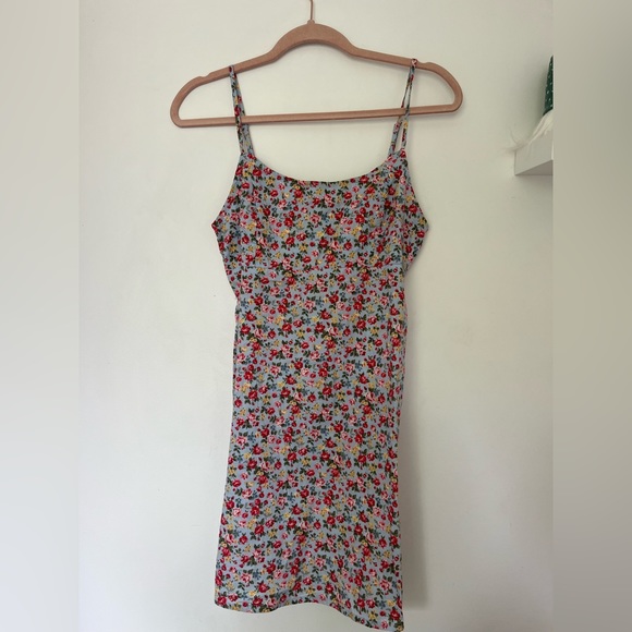 BRANDY MELVILLE FLORAL SUMMER DRESS - Picture 1 of 4